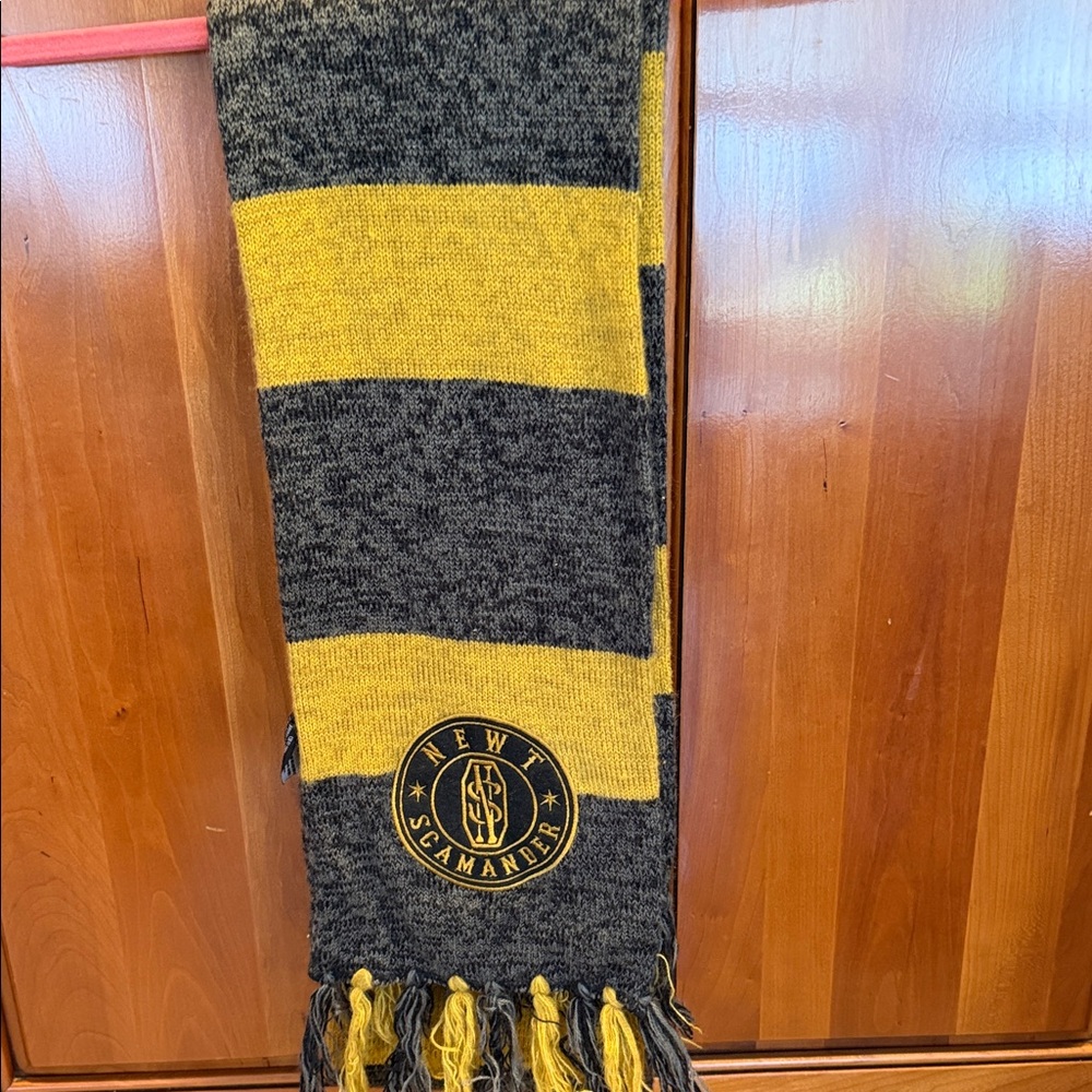 Fantastic Beasts Newt Scamander Yellow and Gray Striped Scarf